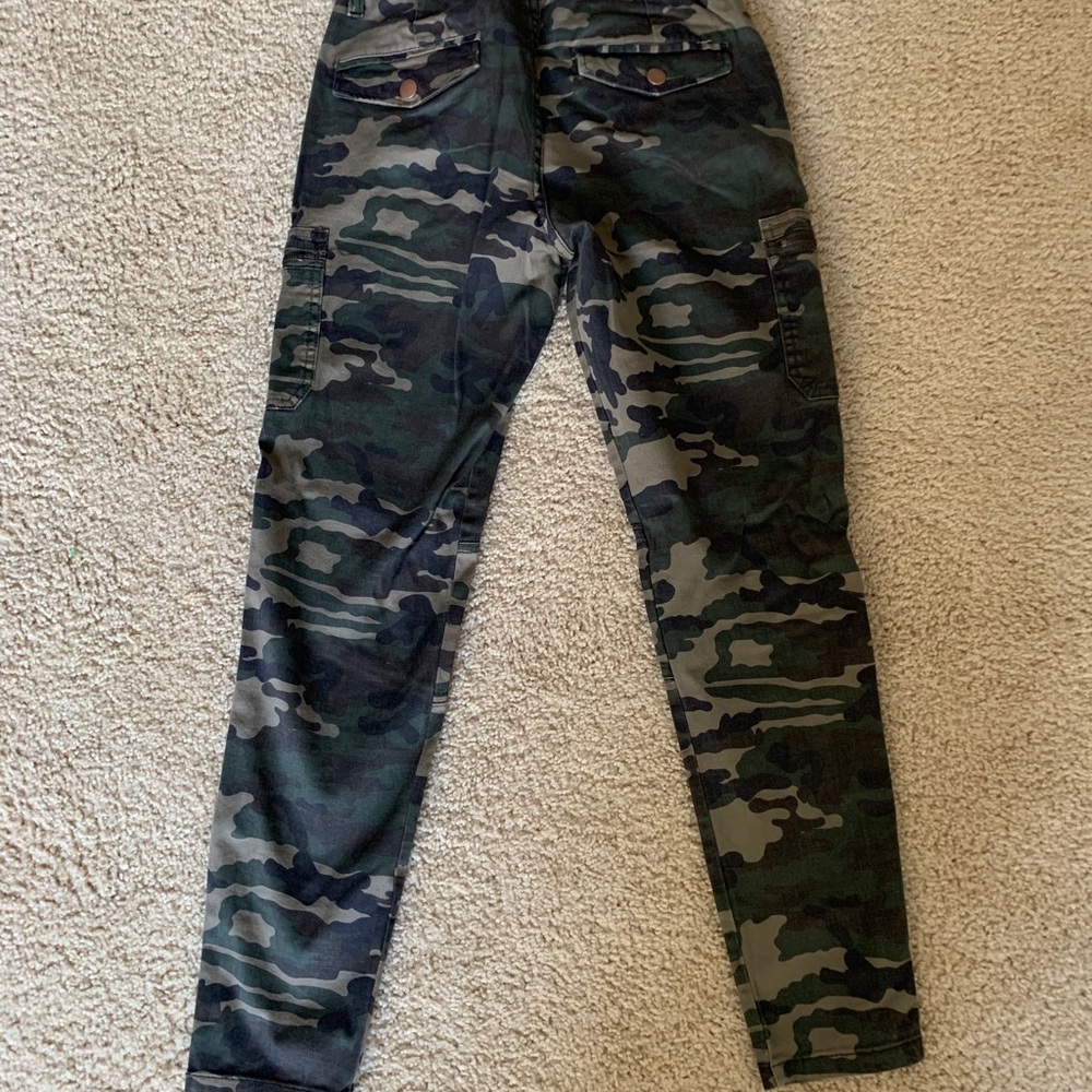 Forever 21 Camo Pants - Picture 3 of 3